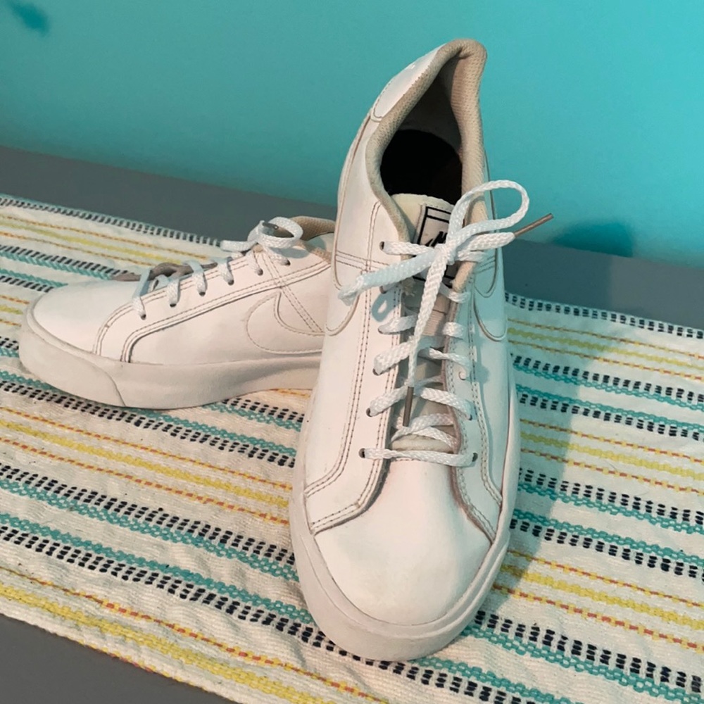 Size 7 white Nike
